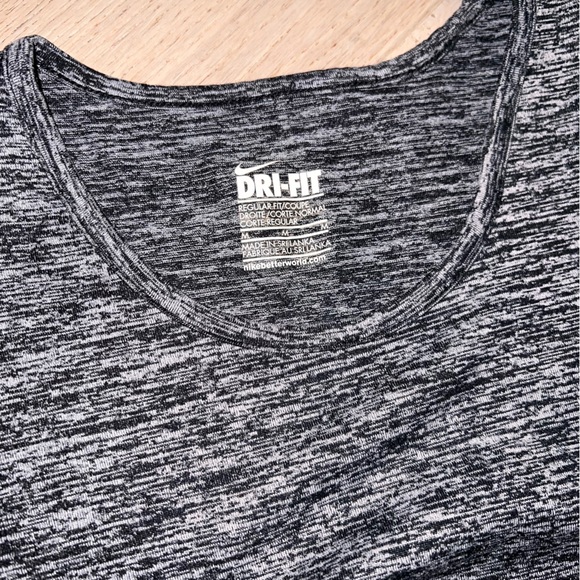 Nike Dri Fit Tank Top Workout Top | Women Size Medium | Heathered Grey Black - Picture 2 of 2
